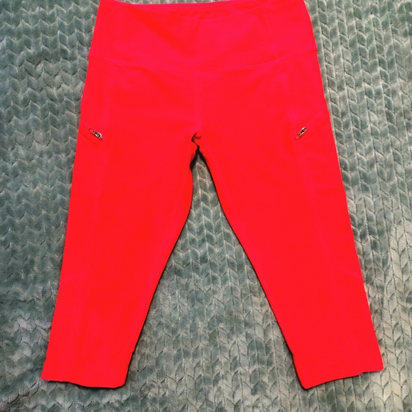 Work Out Capri's - Picture 2 of 4